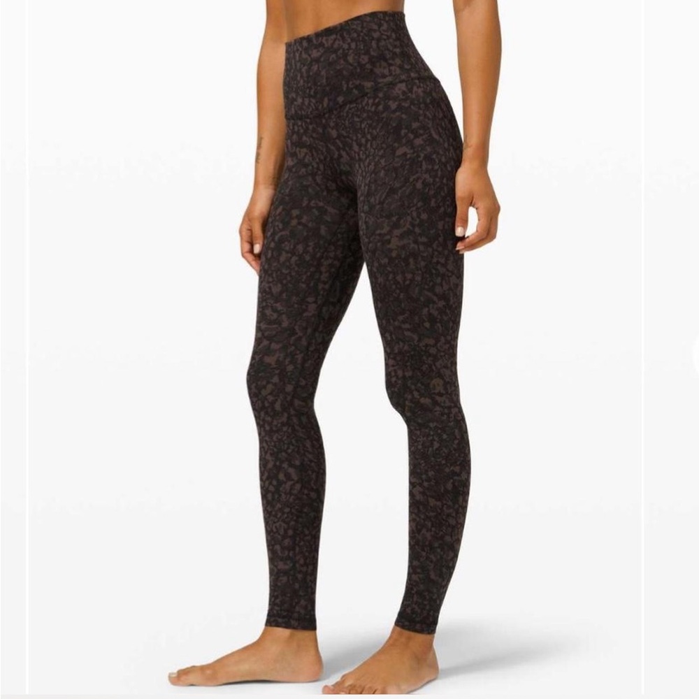 Lululemon Wunder Under Leggings - Sz 6